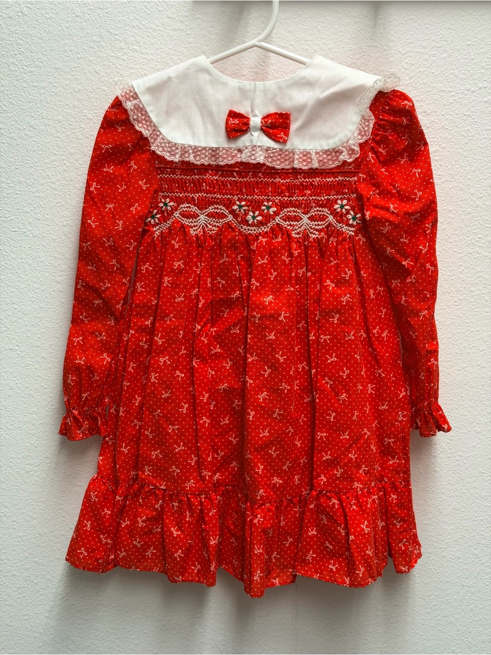 Vintage Girls Red Smocked ruffle Dress with White Collar and green flower size 4